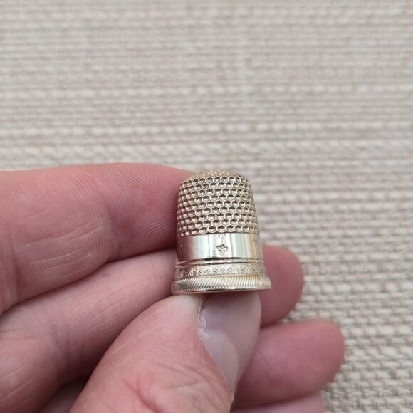 Sterling Silver Engraved Initials V E P Fancy Sewing Thimble A5744 - Picture 3 of 8